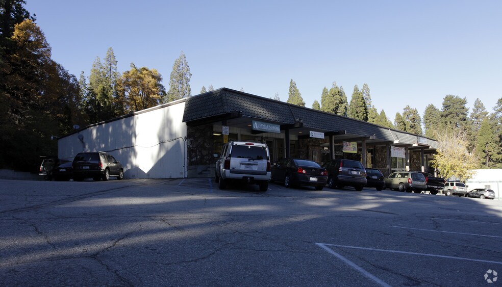 27264 Hwy 189, Blue Jay, CA à louer - Photo de l’immeuble – Image 3 sur 12