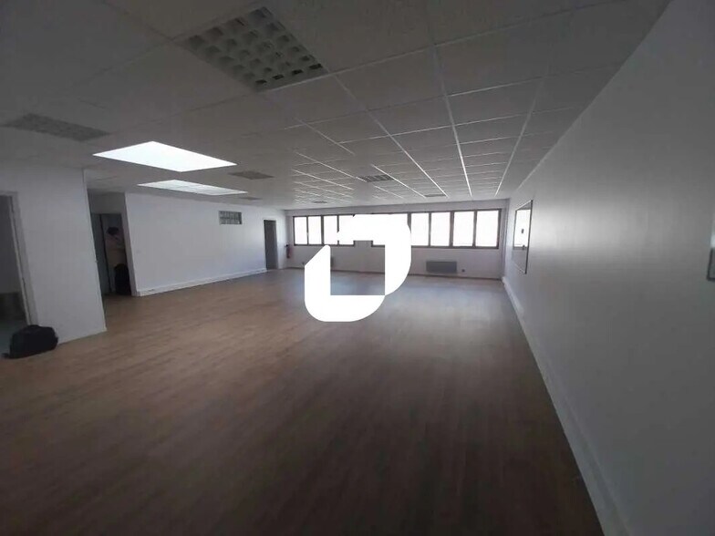 18 Rue De La Grosse Pierre, Vernouillet à louer - Photo de l’immeuble – Image 3 sur 15