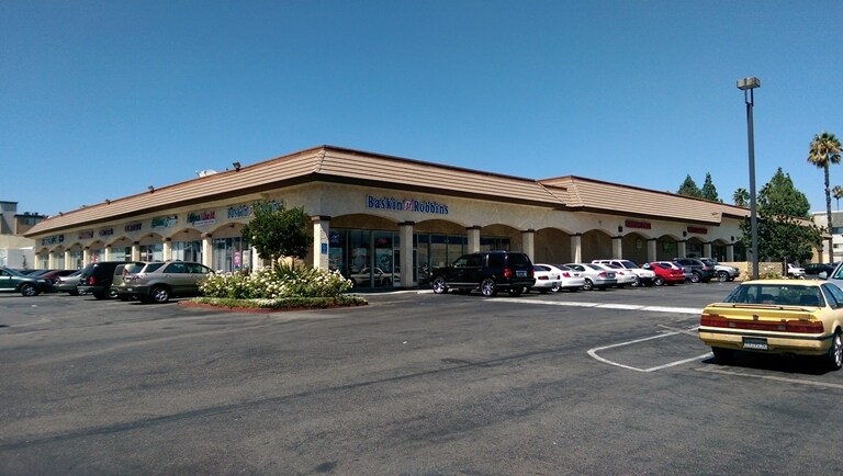 20127 Saticoy St, Winnetka, CA à louer - Photo de l’immeuble – Image 2 sur 7