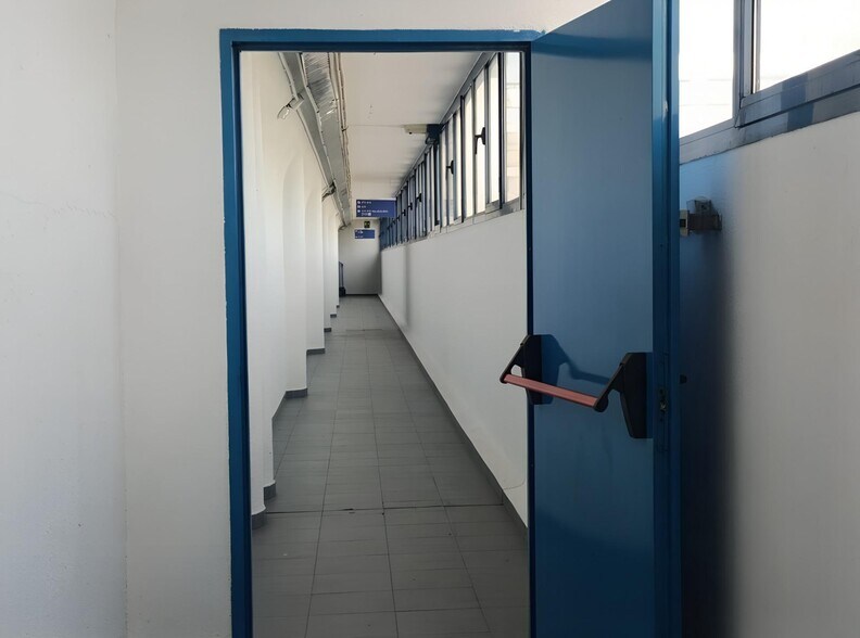 Industriel/Logistique dans Madrid, Madrid à vendre - Photo de l’immeuble – Image 1 sur 24