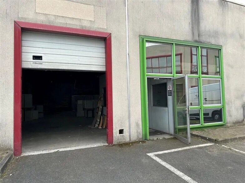 Local d’activités dans Ivry-sur-Seine à louer - Photo de l’immeuble – Image 2 sur 7