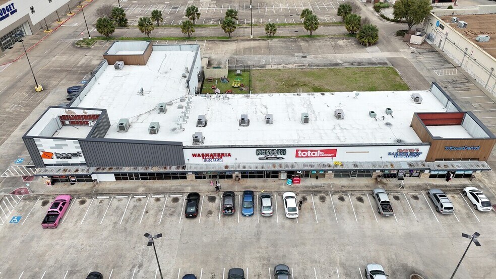 9404 W Sam Houston Pky S, Houston, TX à louer - Photo de l’immeuble – Image 2 sur 4