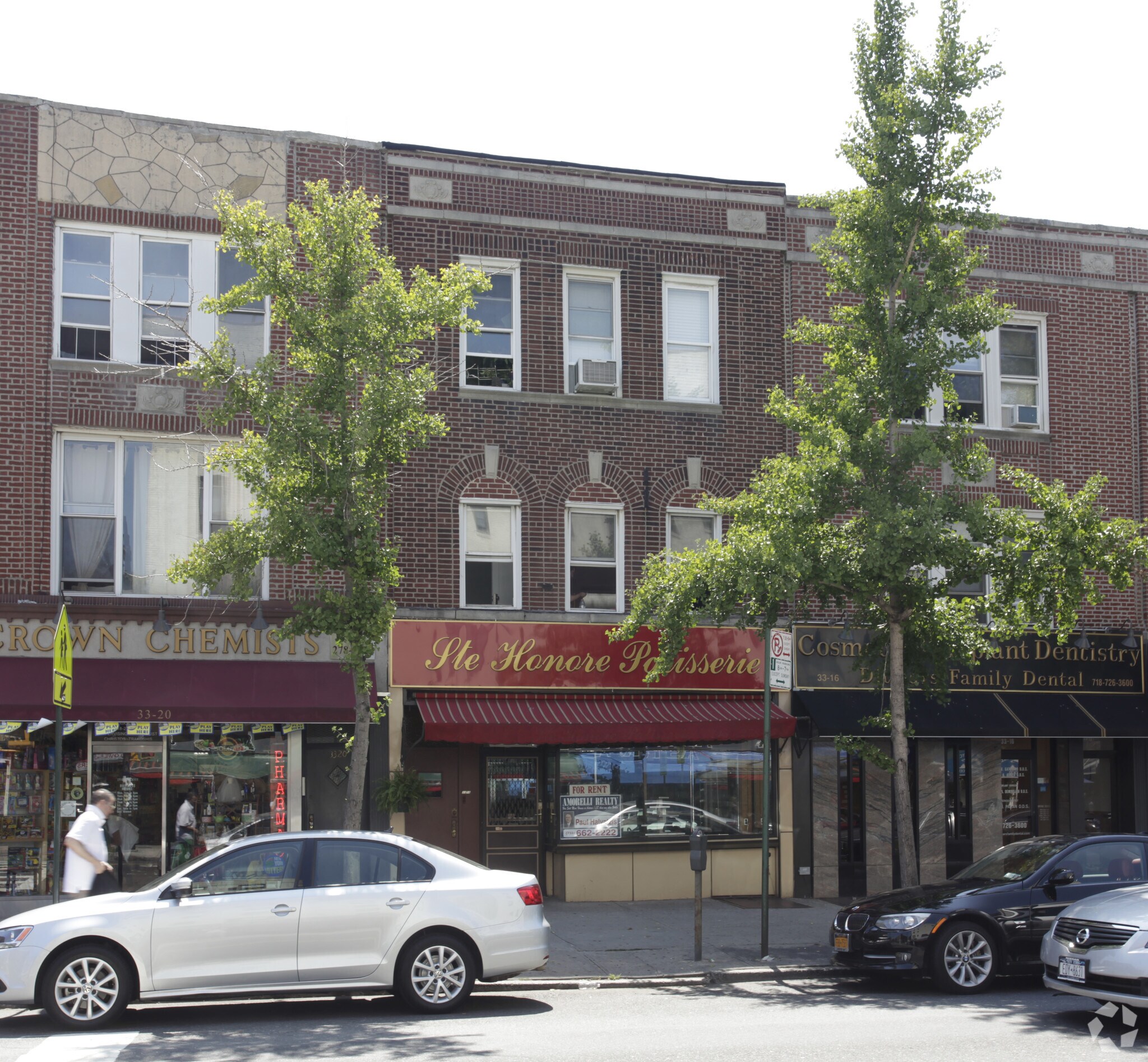 33-18 Ditmars Blvd, Astoria, NY à louer Photo principale– Image 1 sur 18