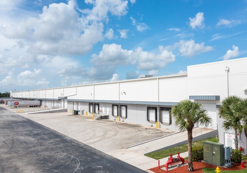 11500 Miramar Pky, Miramar, FL à louer - Photo intérieure – Image 3 sur 4