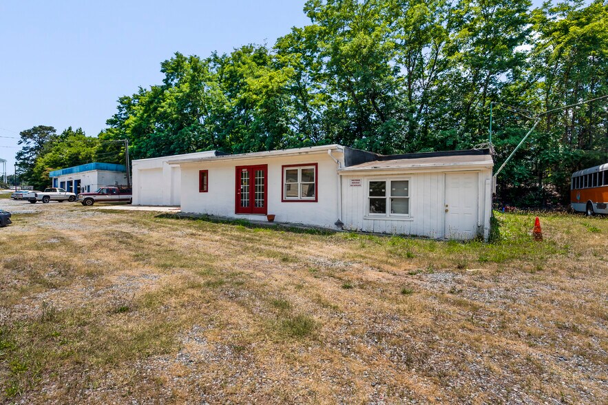5326 Main St, Walkertown, NC à vendre - Photo de l’immeuble – Image 2 sur 40
