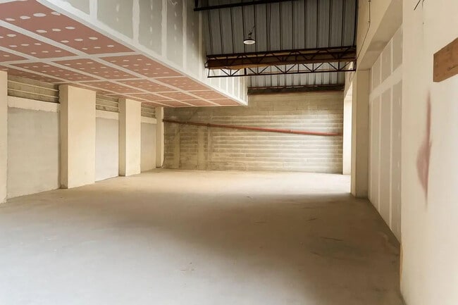 Plus de détails pour Industriel/Logistique à louer