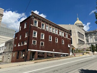 Plus de détails pour 2 N Pennsylvania Ave, Greensburg, PA - Bureau à vendre