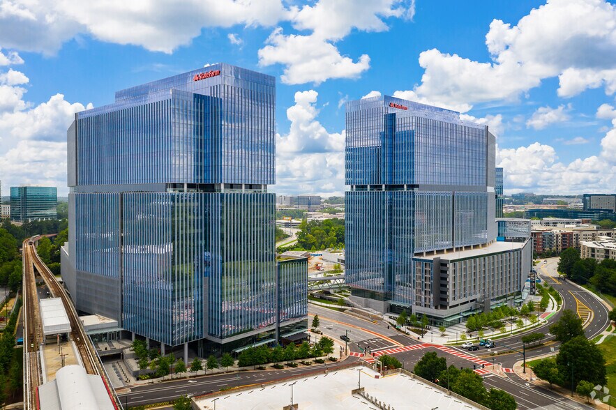 240 Perimeter Center Pky NE, Atlanta, GA à louer - Photo de l’immeuble – Image 2 sur 3