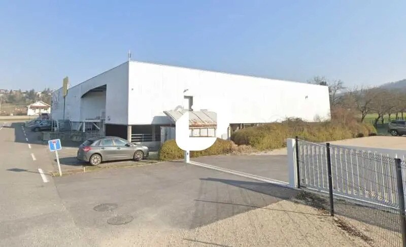 Local d’activités dans Ruy-Montceau à louer - Photo de l’immeuble – Image 3 sur 5