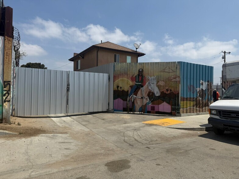 413 W 131st St, Los Angeles, CA à louer - Photo de l’immeuble – Image 3 sur 8