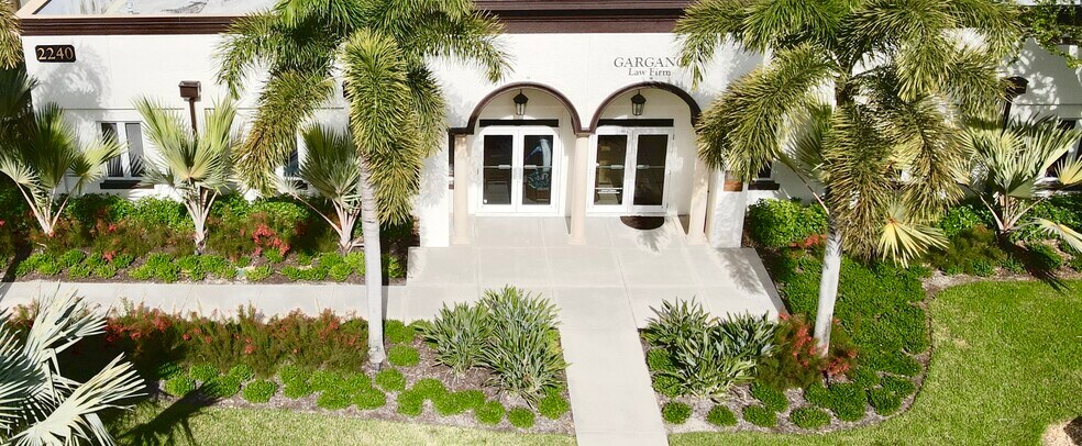 2240 W 1st St, Fort Myers, FL à louer - Photo de l’immeuble – Image 3 sur 7