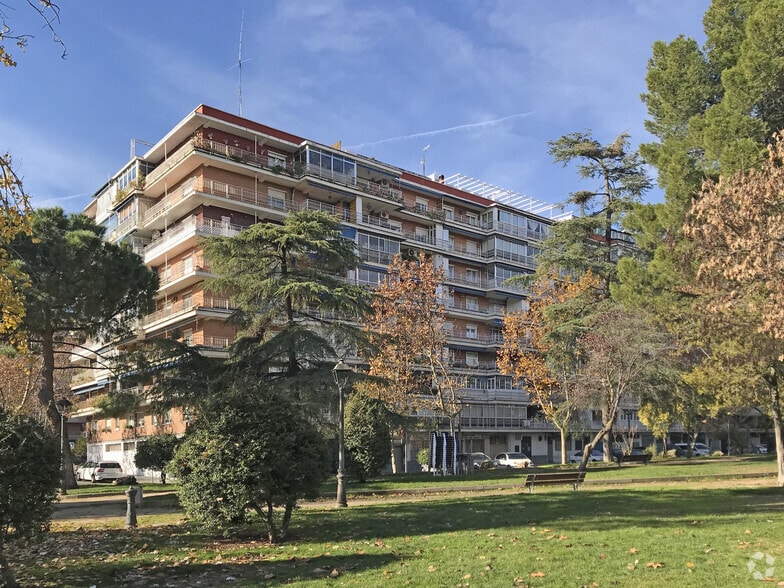 Avenida de la O.N.U., 23, Móstoles, Madrid à louer - Photo principale – Image 1 sur 2