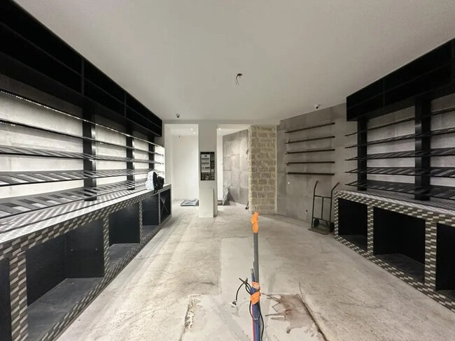 Plus de détails pour Local commercial à louer