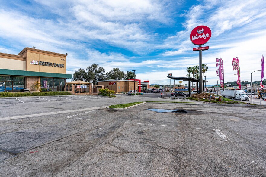 31884-31940 Castaic Rd, Castaic, CA à louer - Photo de l’immeuble – Image 3 sur 11