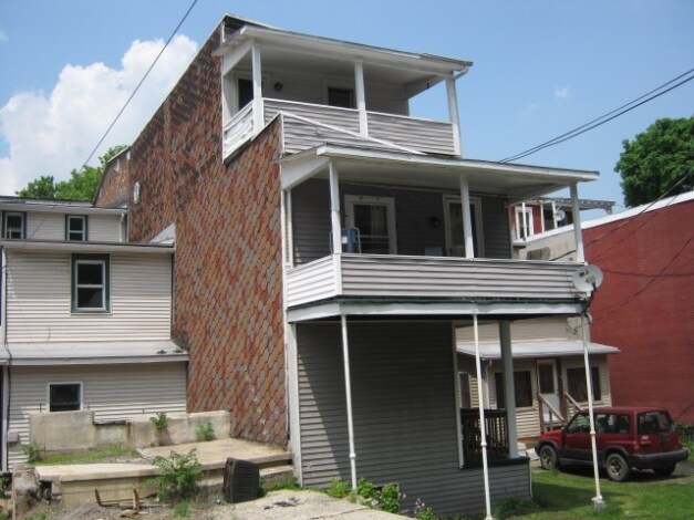 326 W BROAD St, TAMAQUA, PA à vendre - Photo de l’immeuble – Image 3 sur 3