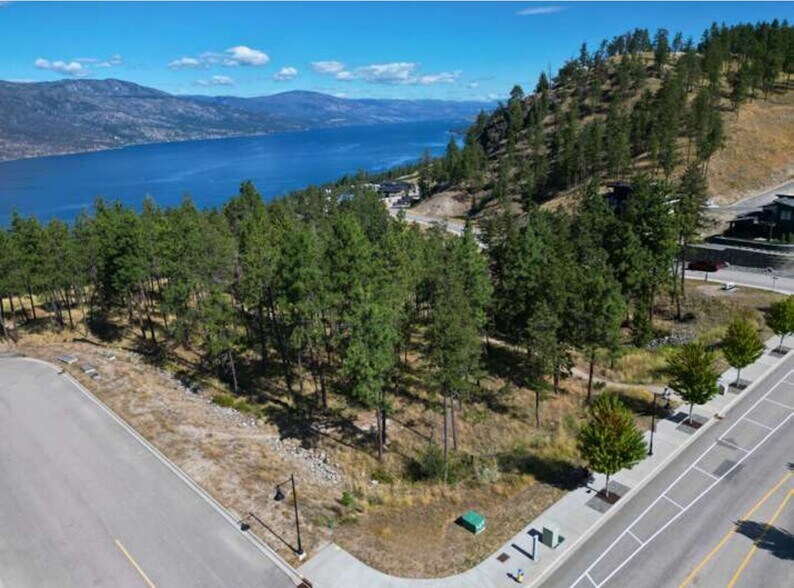 1810 Hilltop, West Kelowna, BC à vendre - Aérien – Image 3 sur 4