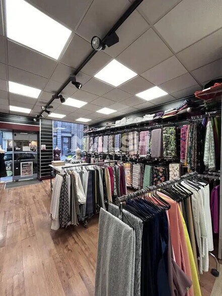 Local commercial dans Lyon à louer - Photo de l’immeuble – Image 1 sur 1