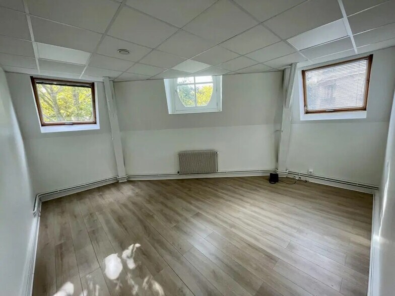Bureau dans Lille à louer - Photo de l’immeuble – Image 3 sur 7