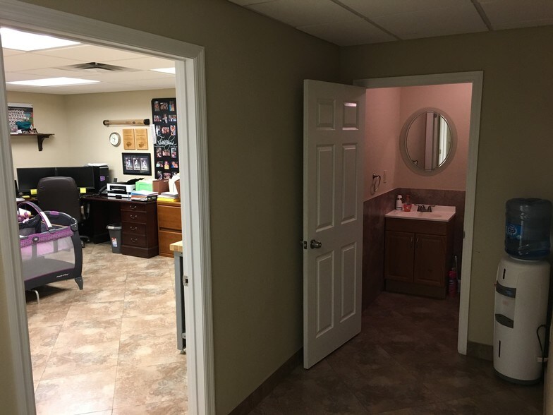 3380 NW 151st Ter, Miami, FL à vendre - Photo intérieure – Image 3 sur 9