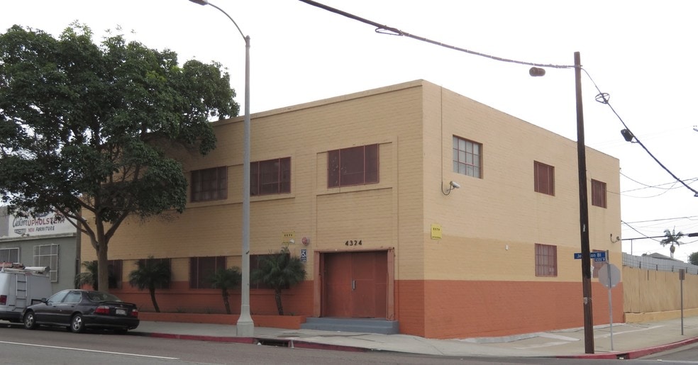 4324 W Jefferson Blvd, Los Angeles, CA à louer - Photo principale – Image 1 sur 8