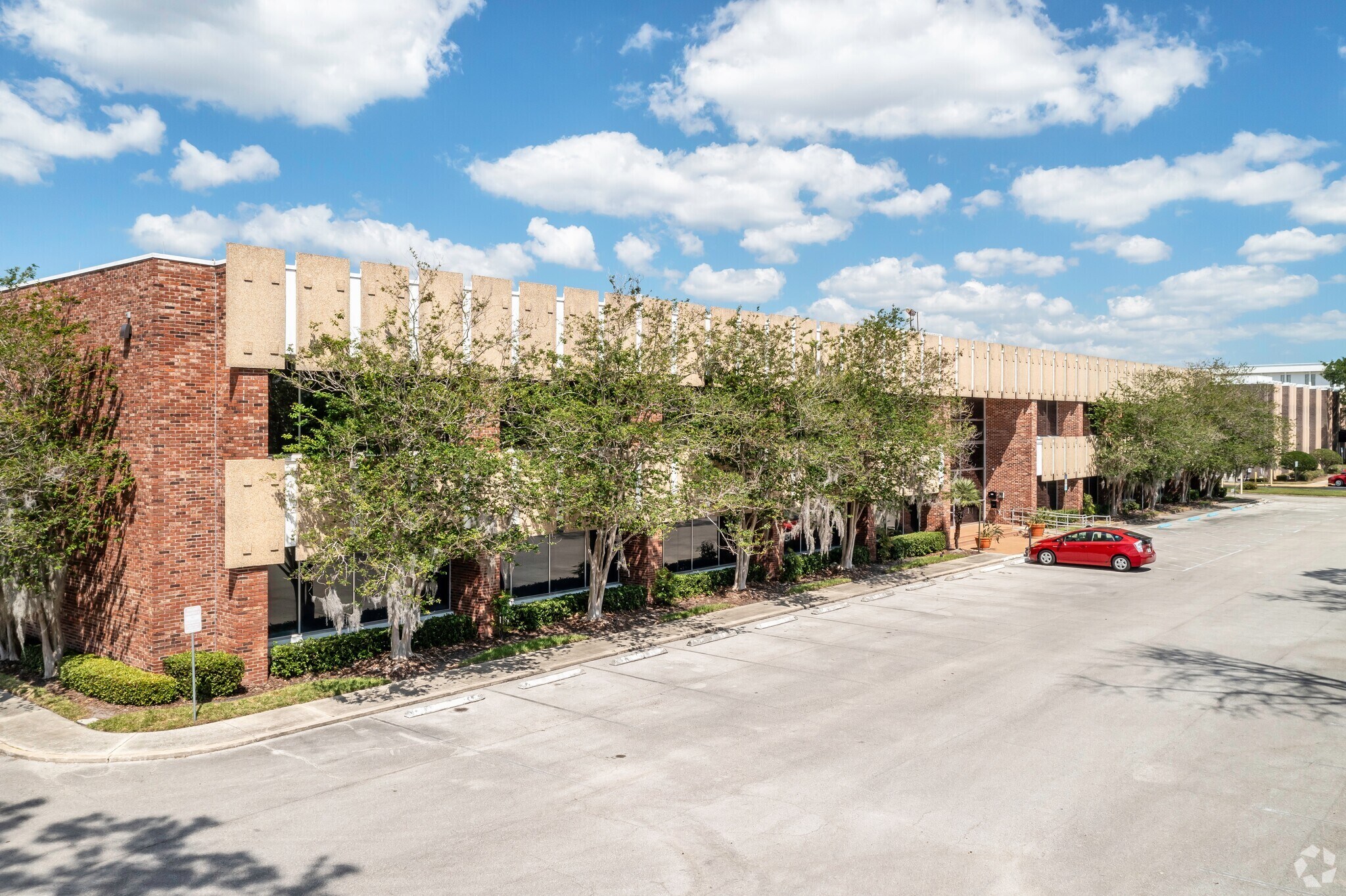 6990 Lake Ellenor Dr, Orlando, FL à louer Photo de l’immeuble– Image 1 sur 7