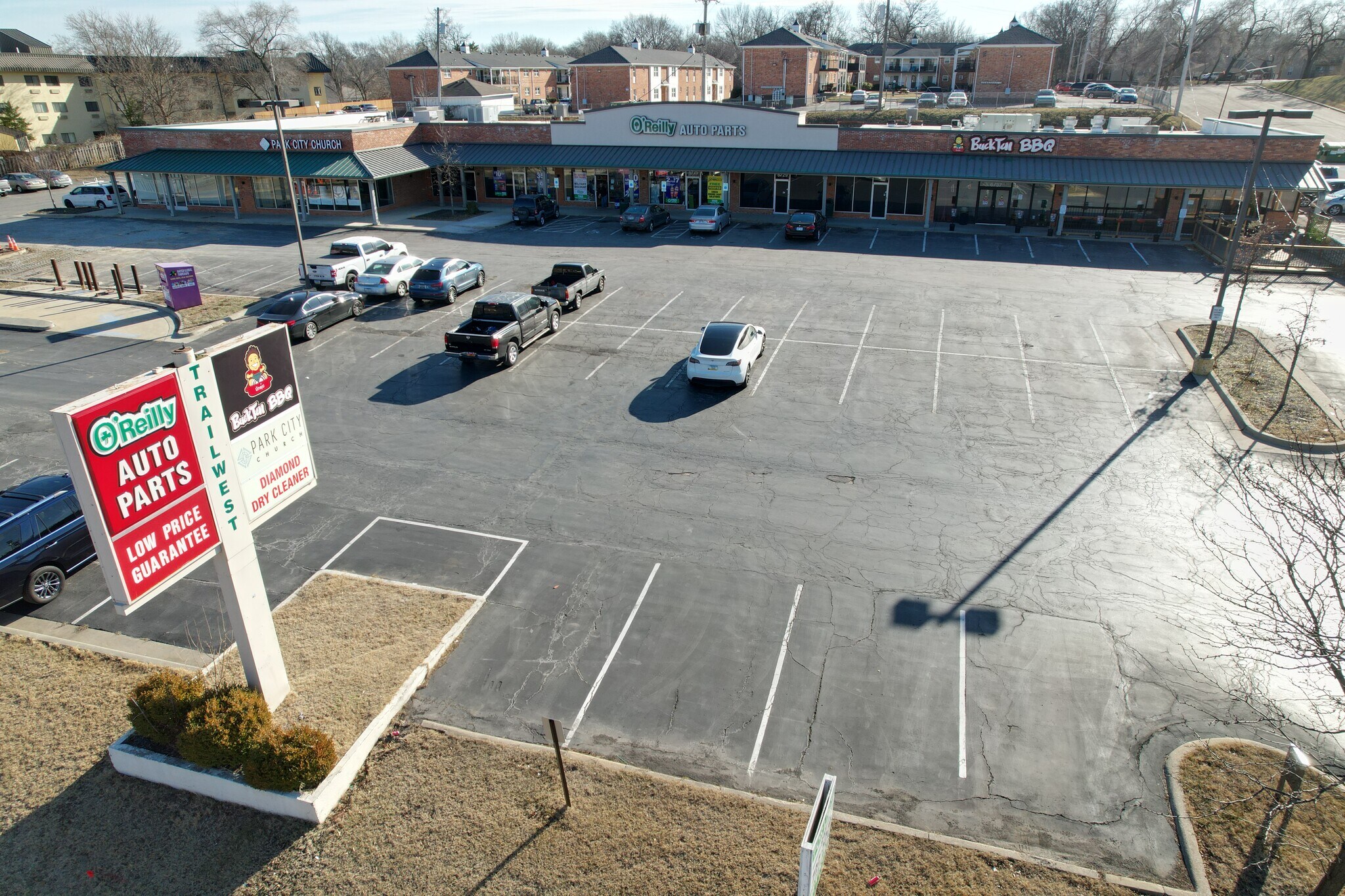 6701-6743 W 75th St, Overland Park, KS à vendre Photo principale– Image 1 sur 8