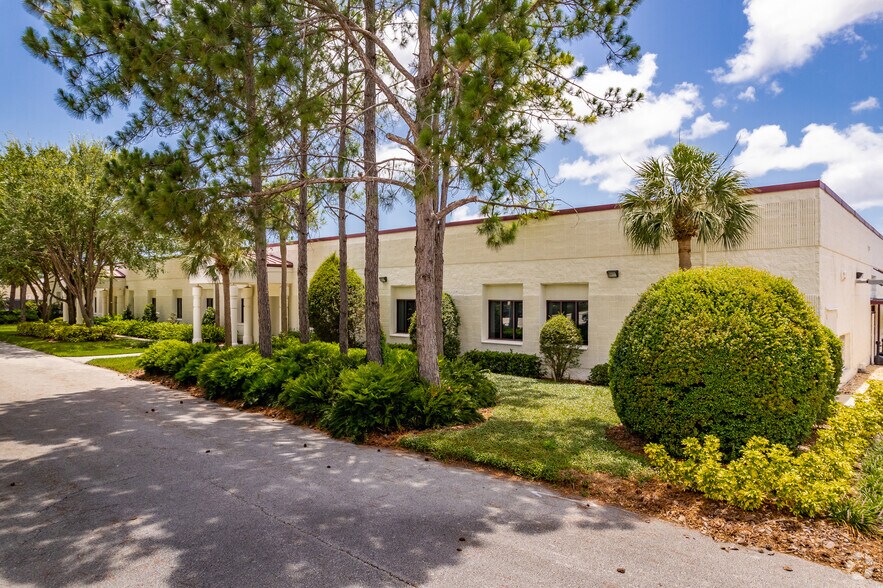 7995 114th Ave N, Largo, FL à vendre - Photo principale – Image 1 sur 5