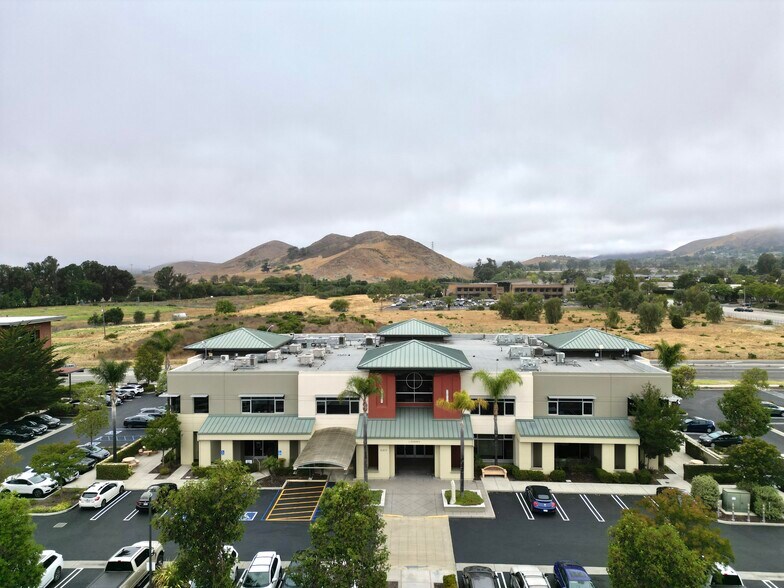 689 Tank Farm Rd, San Luis Obispo, CA à vendre - Photo principale – Image 1 sur 12