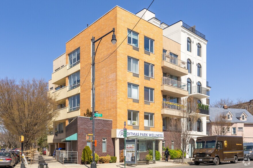 1103 Cortelyou Rd, Brooklyn, NY à louer - Photo de l’immeuble – Image 2 sur 7