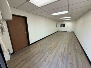 21610 Lassen St, Chatsworth, CA à louer Photo intérieure– Image 1 sur 4