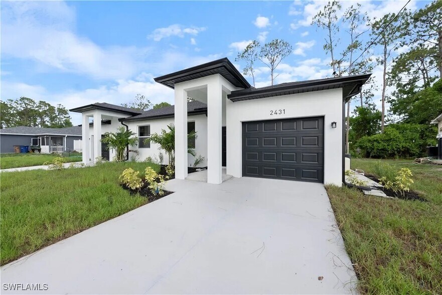 2429-2431 Lola Ave, Lehigh Acres, FL à vendre - Photo de l’immeuble – Image 2 sur 37