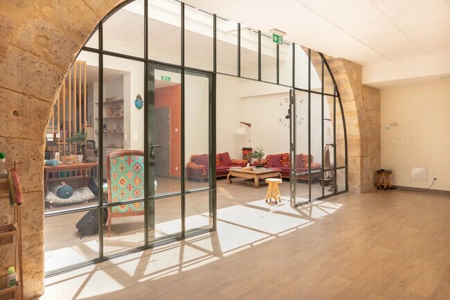 Plus de détails pour Bureau à vendre