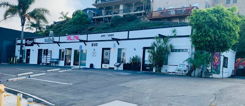 210 Calle de los Molinos, San Clemente, CA à louer - Photo de l’immeuble – Image 2 sur 10