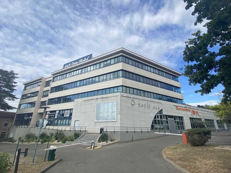 Bureau dans Écully à louer - Photo de l’immeuble – Image 2 sur 14