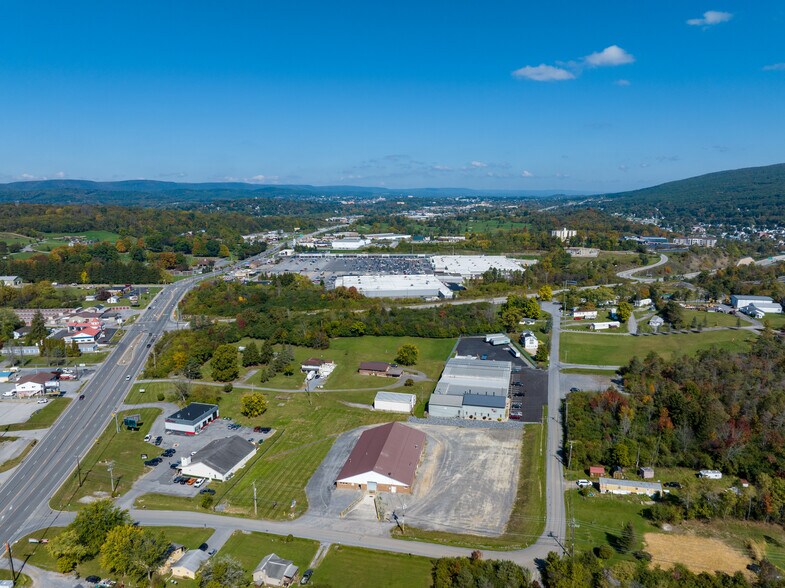 338 Pound Ln, Duncansville, PA à louer - Photo de l’immeuble – Image 3 sur 5