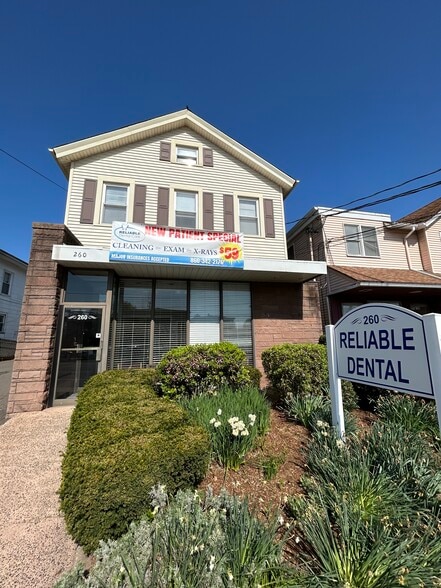 260 Main St, Portland, CT à vendre - Photo de l’immeuble – Image 2 sur 22