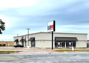 2900 Walnut Hill Ln, Dallas, TX à louer Photo de l’immeuble– Image 2 sur 12