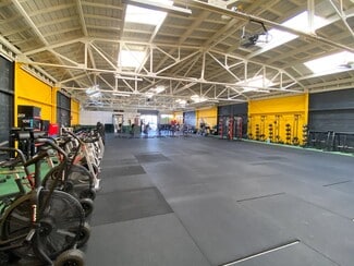 Plus de détails pour 2515 Seminary Ave, Oakland, CA - Local commercial à vendre