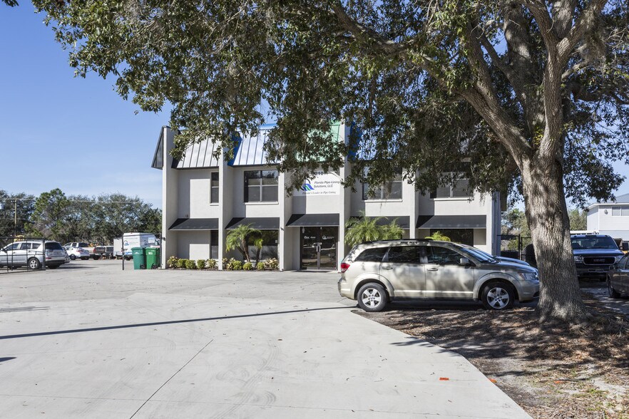 210 Field End Rd, Sarasota, FL à louer - Photo de l’immeuble – Image 2 sur 12
