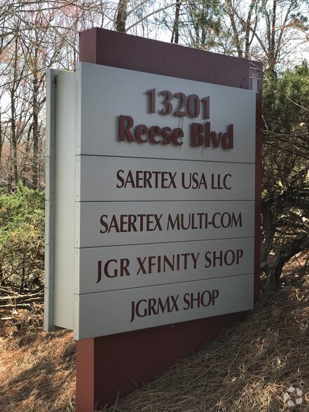13201 W Reese Blvd, Huntersville, NC à vendre - Photo de l’immeuble – Image 3 sur 10