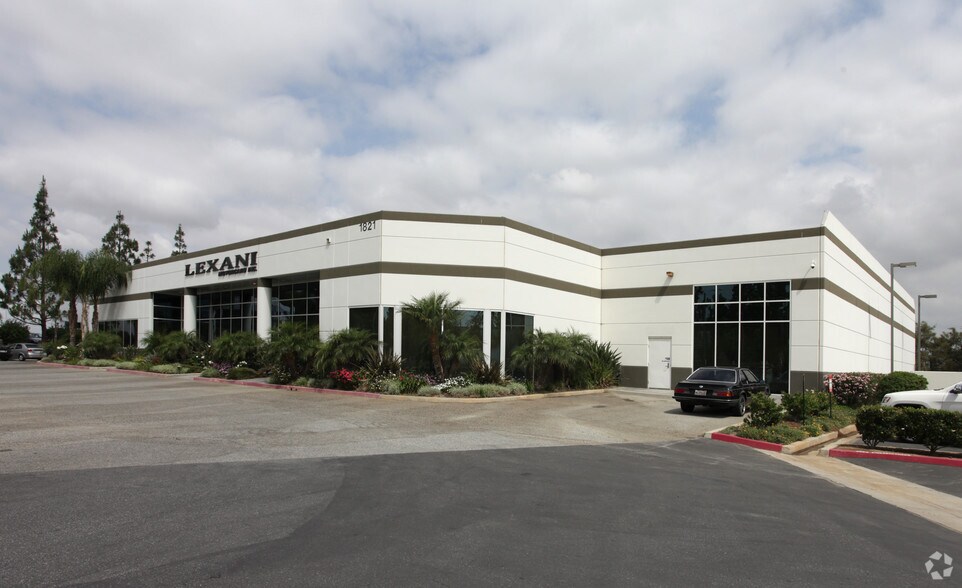 1821 Railroad St, Corona, CA à vendre - Photo principale – Image 1 sur 4