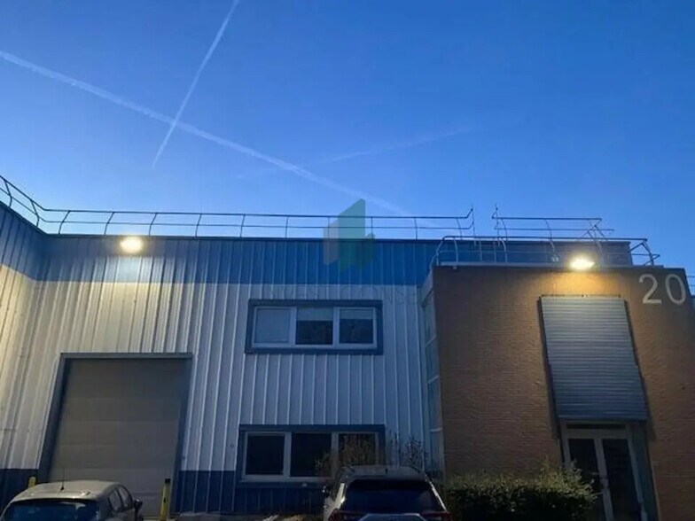 Local d’activités dans Aubervilliers à louer - Photo de l’immeuble – Image 2 sur 5