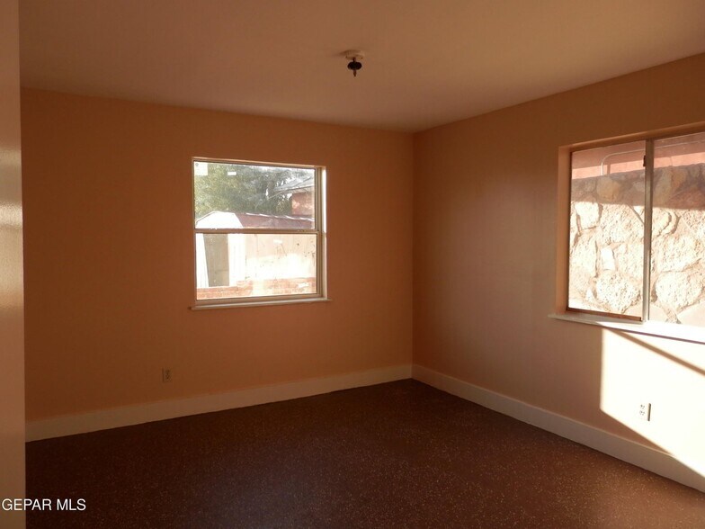 187 N Awbrey St, El Paso, TX à vendre - Photo de l’immeuble – Image 2 sur 20