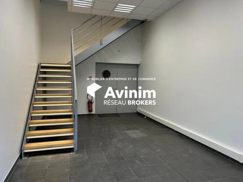 Industriel/Logistique dans Le Pin à louer - Photo de l’immeuble – Image 3 sur 10