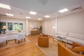 126-130 N Main St, East Hampton, NY à louer Photo intérieure– Image 1 sur 4