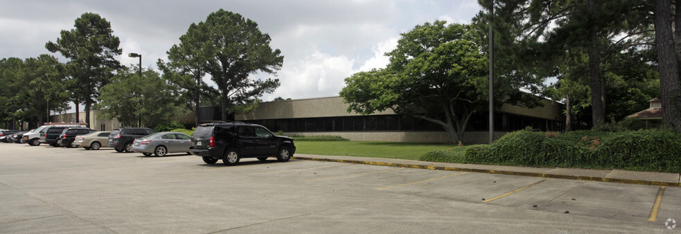 3854 American Way Dr, Baton Rouge, LA à louer - Photo principale – Image 1 sur 16