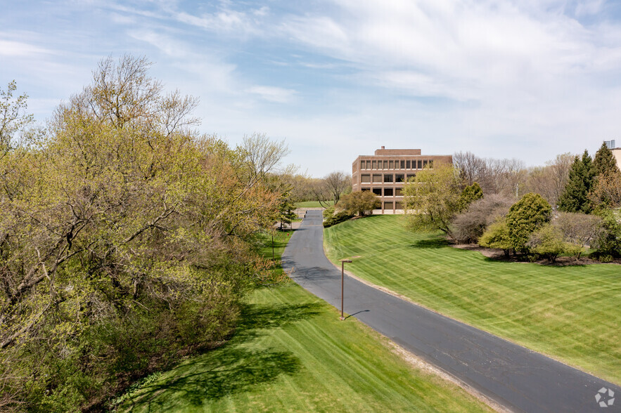 2000 S Batavia Ave, Geneva, IL à louer - Photo de l’immeuble – Image 2 sur 47