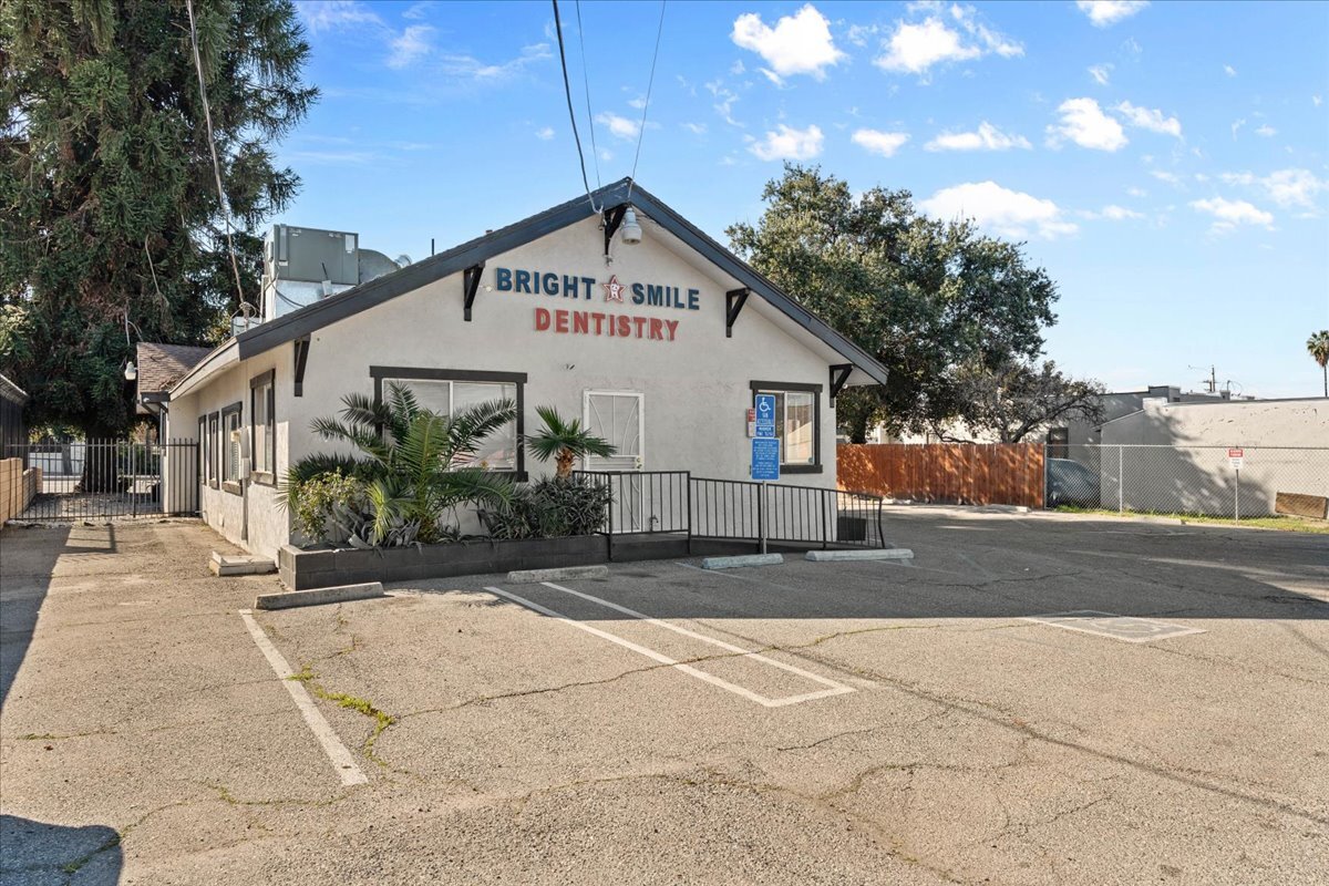 1020 E Florida Ave, Hemet, CA à vendre Photo principale– Image 1 sur 32