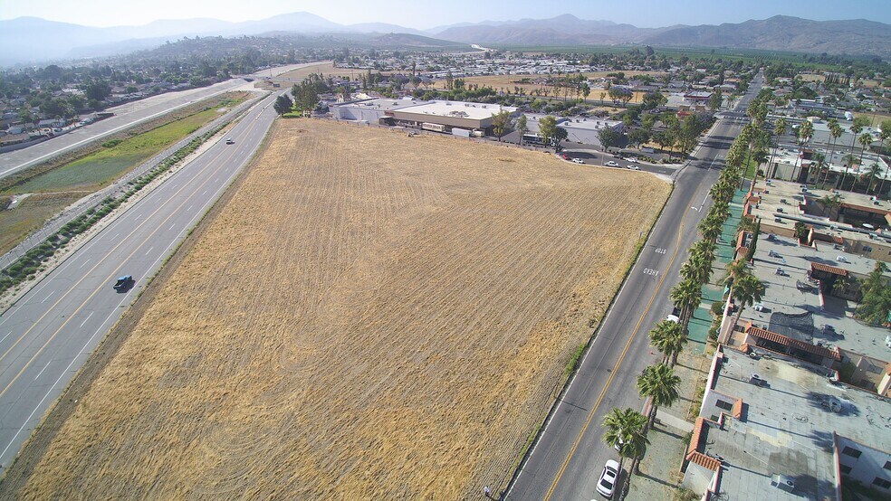New Chicago Ave, Hemet, CA à vendre - Photo de l’immeuble – Image 2 sur 13