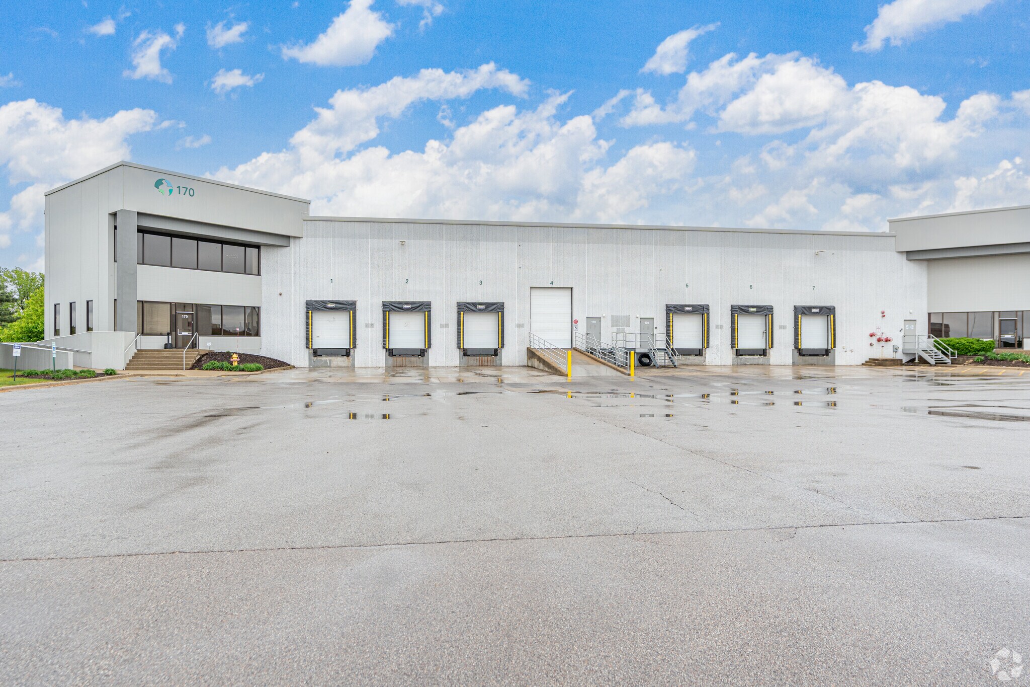 170-200 Thorndale Ave, Bensenville, IL à louer Photo principale– Image 1 sur 6